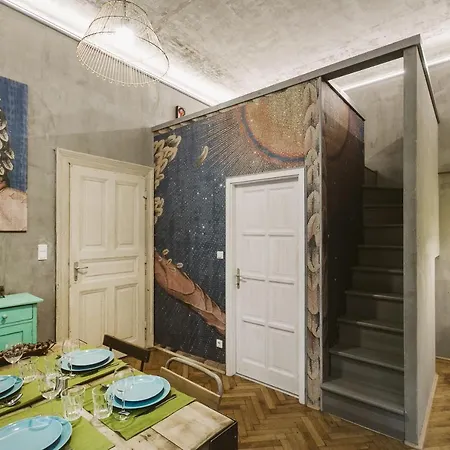Apartment The Art Of *